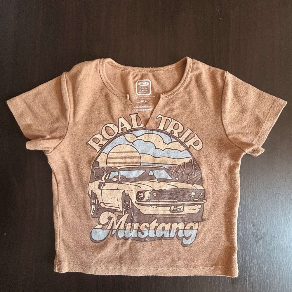 Ford Brown Short Sleeve Tee with Classic Car Design